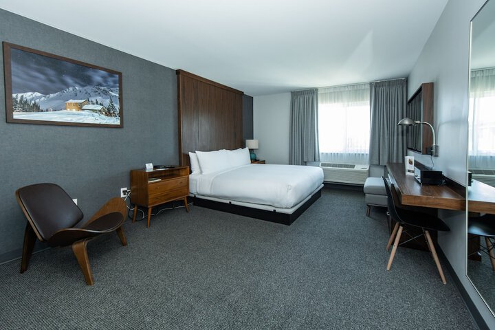 Room 25 of 65