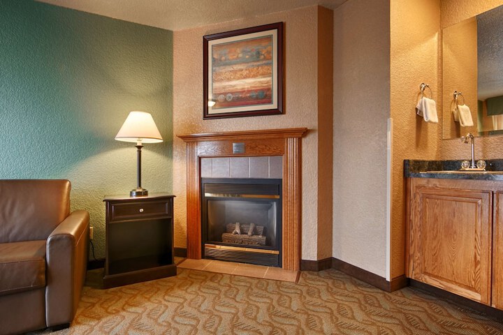 Best Western Plus Bayshore Inn