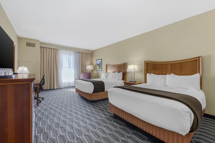 Best Western Plus Swiss Chalet Hotel & Suites