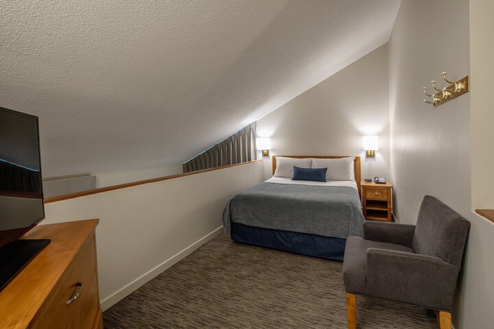 Room 28 of 66
