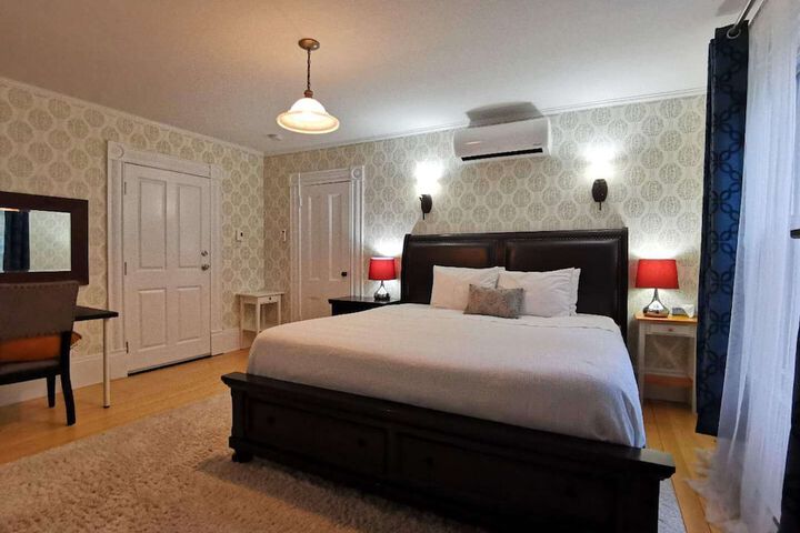 Room 26 of 61
