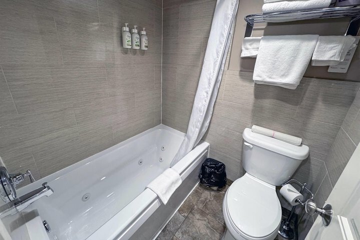 Ramada by Wyndham Sherwood Park