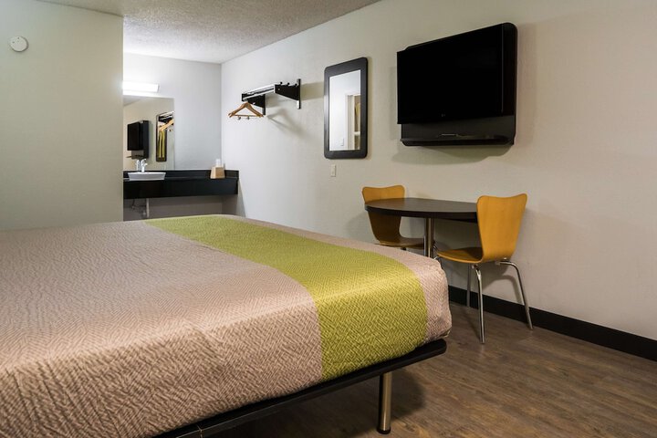Room 22 of 31