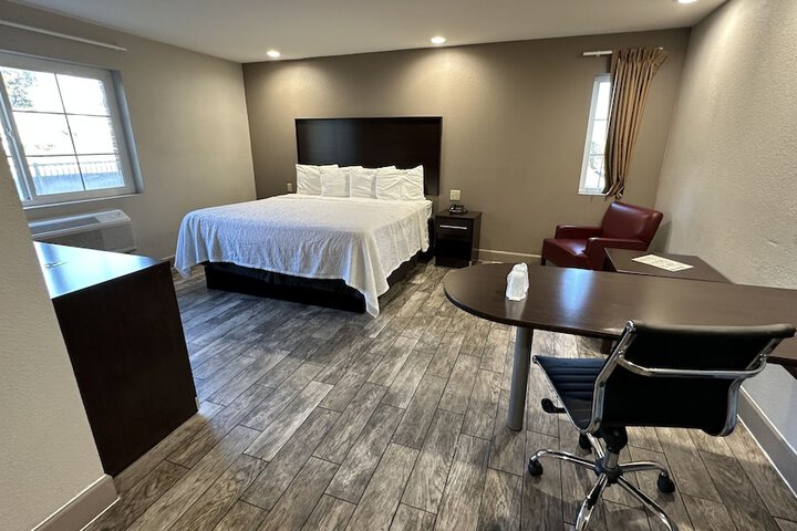 Room 16 of 25