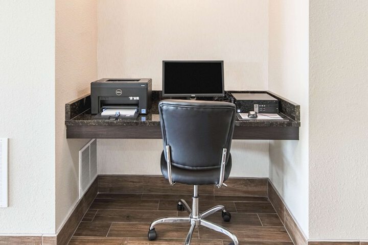 Business Center 41 of 41