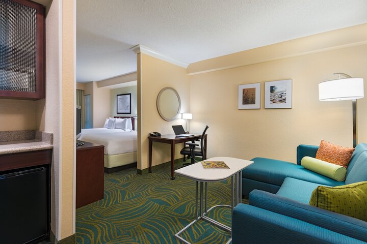 Room 10 of 18