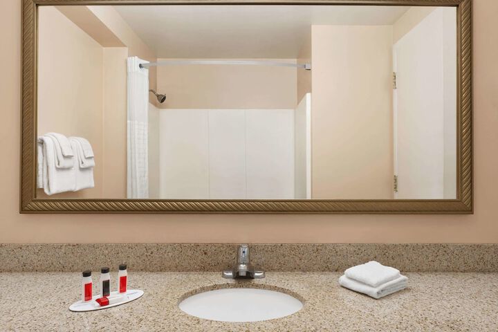 Room 12 of 26