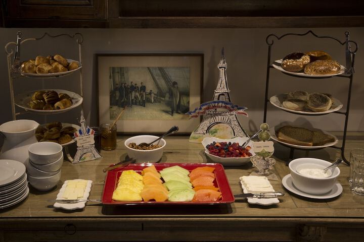 Breakfast/Coffee Service 32 of 36