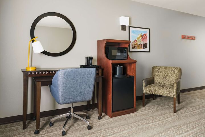 Room 9 of 27