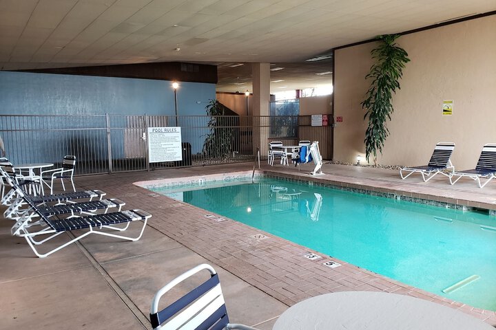 Days Inn & Suites by Wyndham Clovis