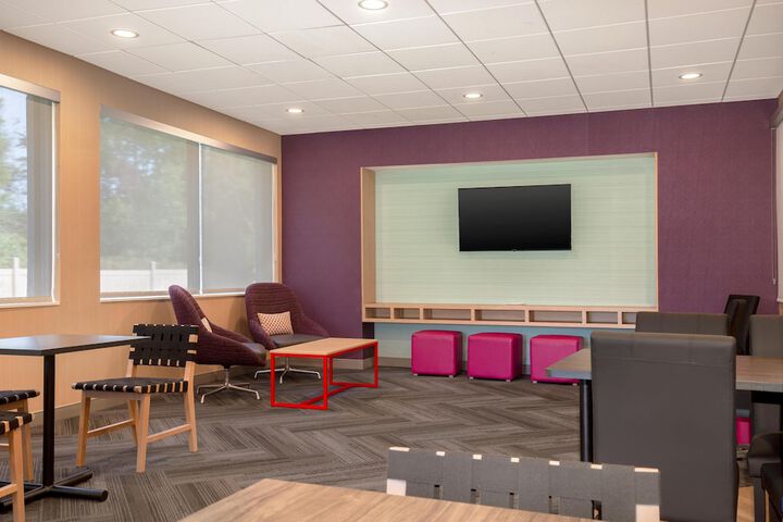 Tru by Hilton Gananoque On