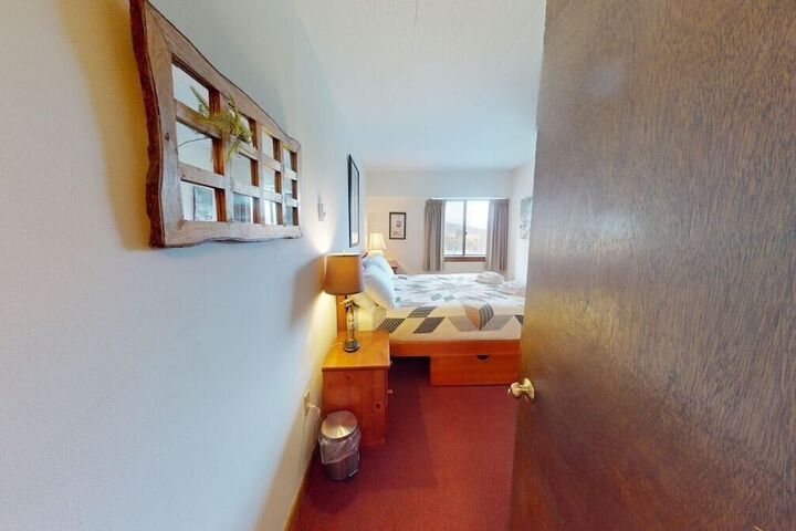 Room 26 of 38