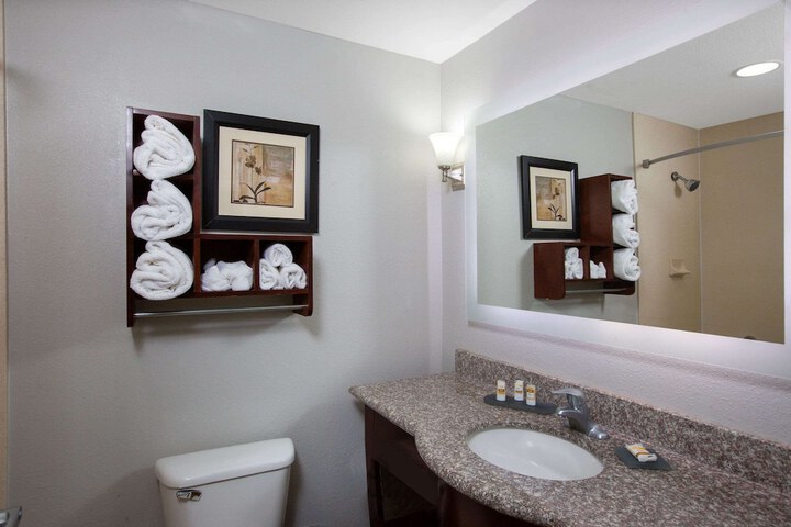 Room 21 of 35
