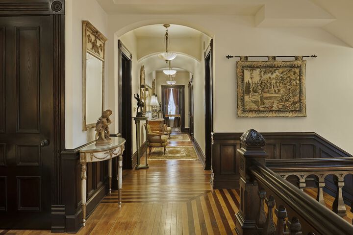 Ballroom/Hall 43 of 47