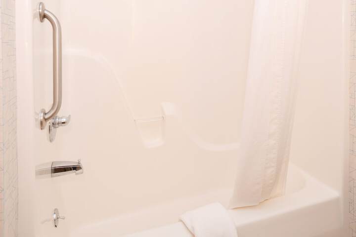 Holiday Inn Express Hotel & Suites Urbana-Champaign by IHG
