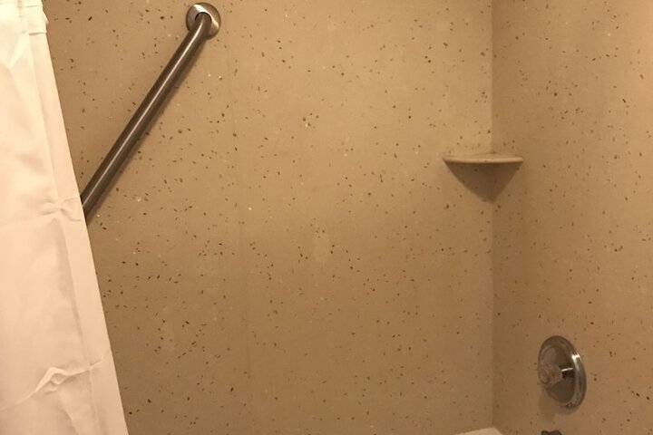 Room 21 of 35