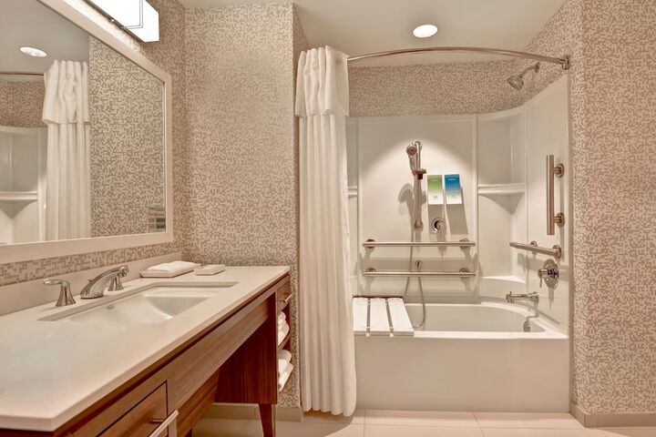 Home2 Suites Naples I-75 Pine Ridge Road FL