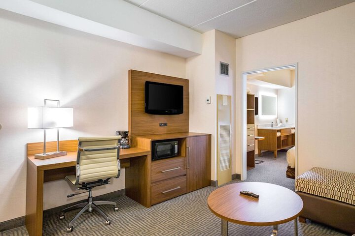 Room 25 of 34