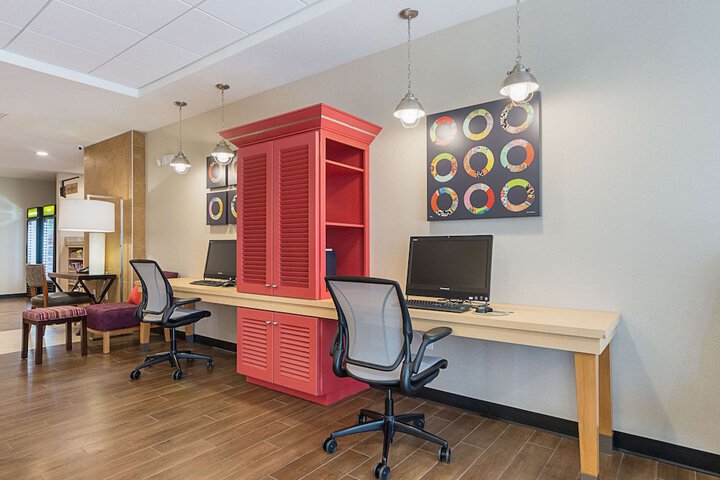 Business Center 67 of 67