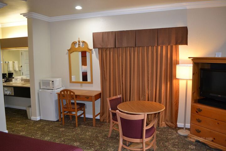 Room 14 of 30