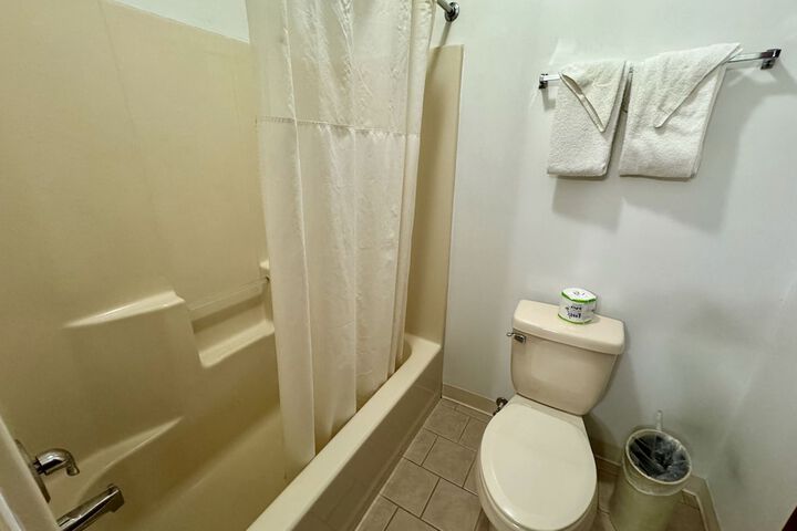 Room 43 of 57