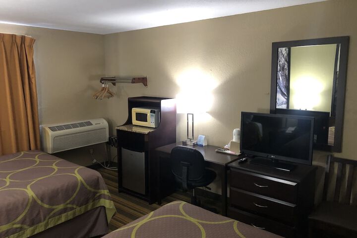 Room 9 of 27