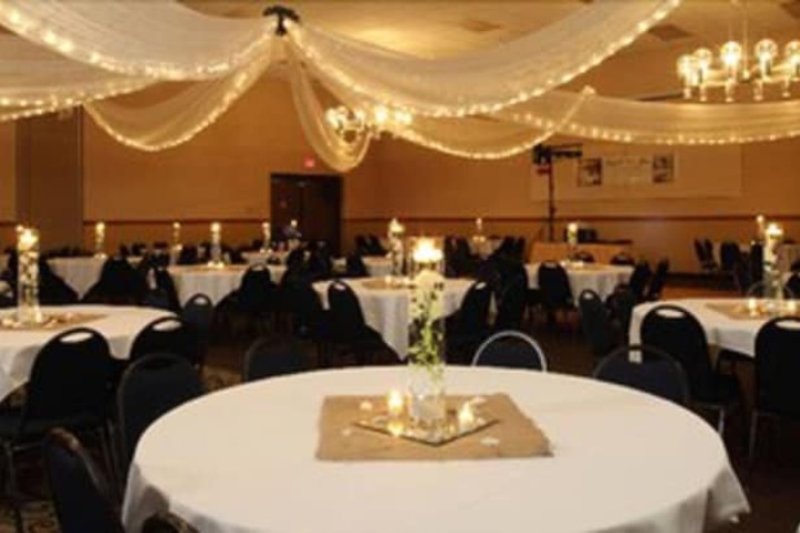 Ballroom/Hall 25 of 36