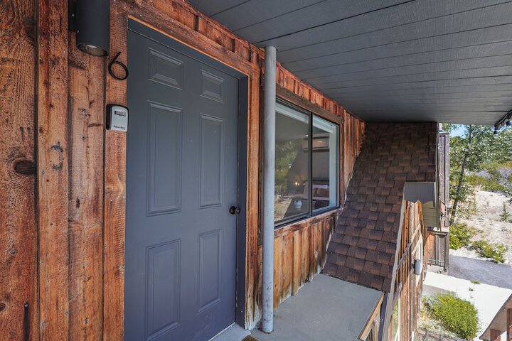Basecamp Lodge