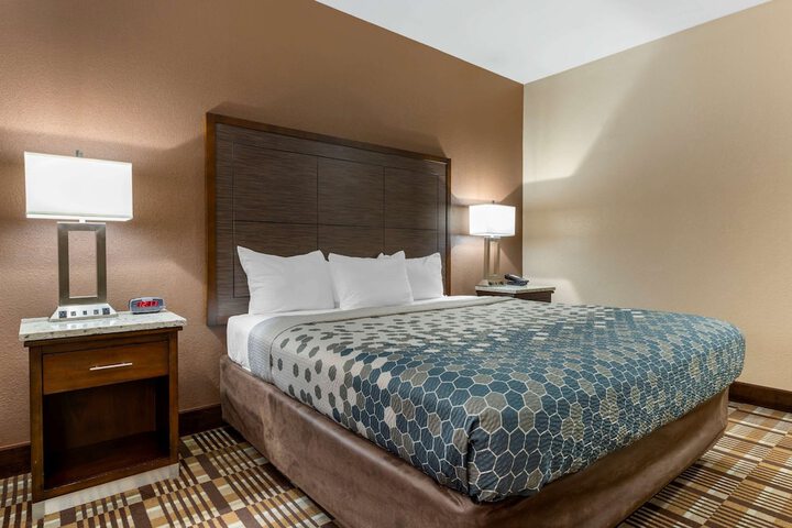 Room 21 of 40
