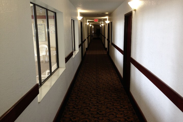 Ballroom/Hall 23 of 24