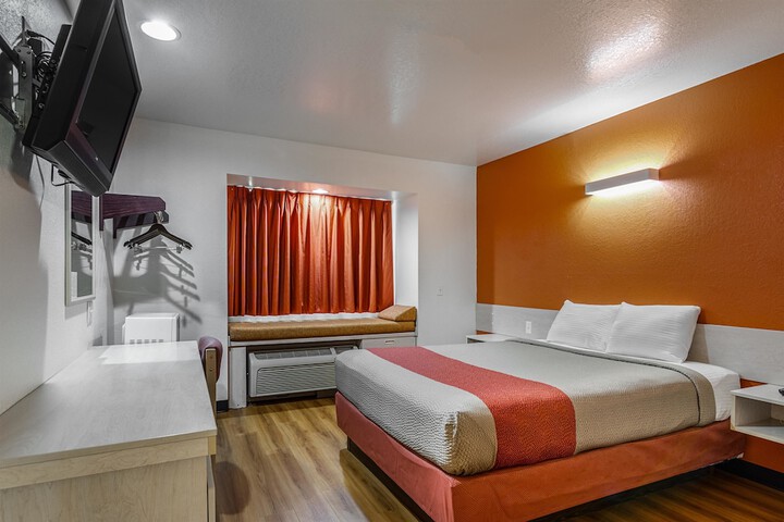 Room 17 of 29