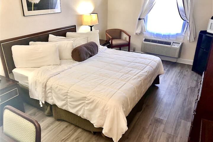 Room 12 of 30