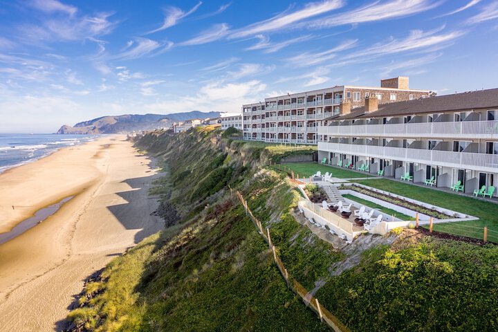 The Coho Oceanfront Lodge