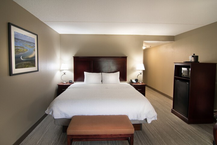 Room 27 of 37