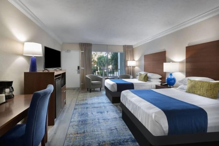 Sea Crest Oceanfront Resort