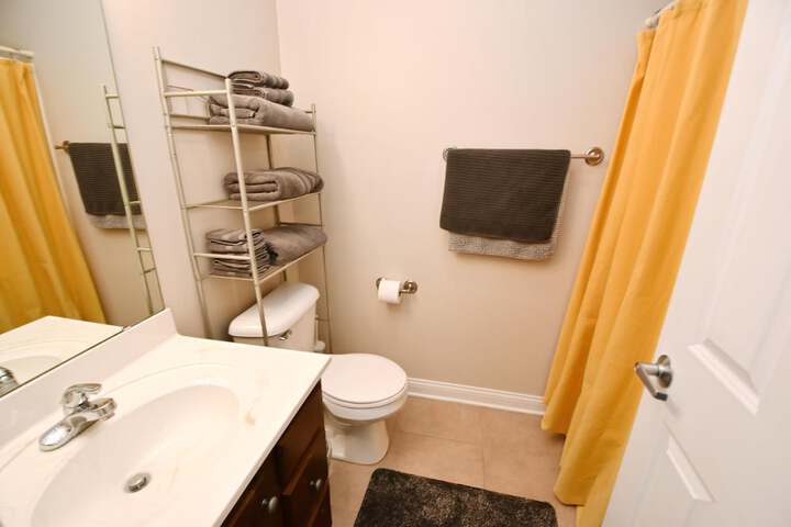 Walk to Notre Dame Spacious 3BR Townhome w Garage Family-friendly Amenities 123p