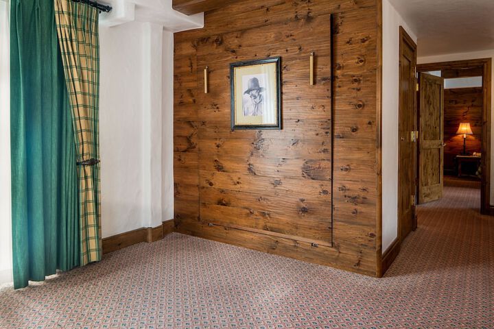 Room 21 of 83