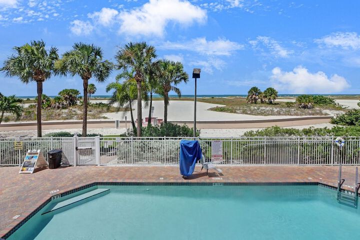 Surf Beach Treasure Island Resort