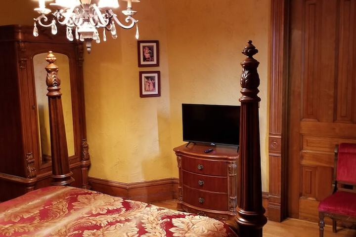 Room 47 of 74