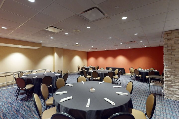 DoubleTree by Hilton Boston North Shore
