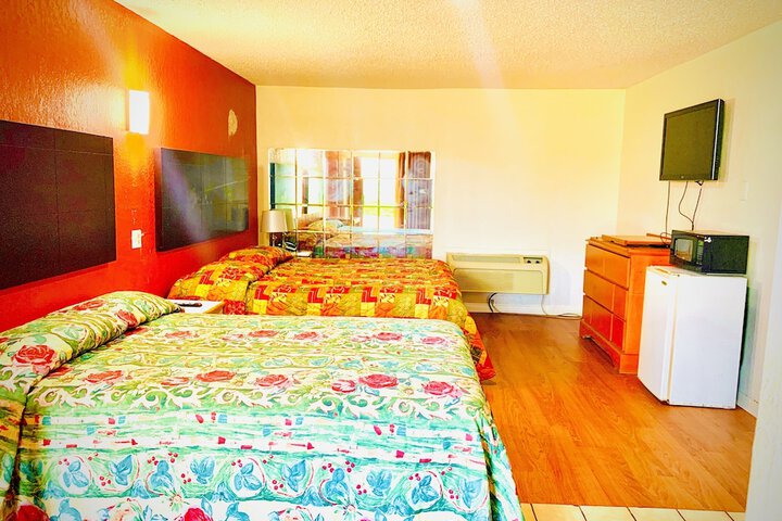 Room 16 of 18