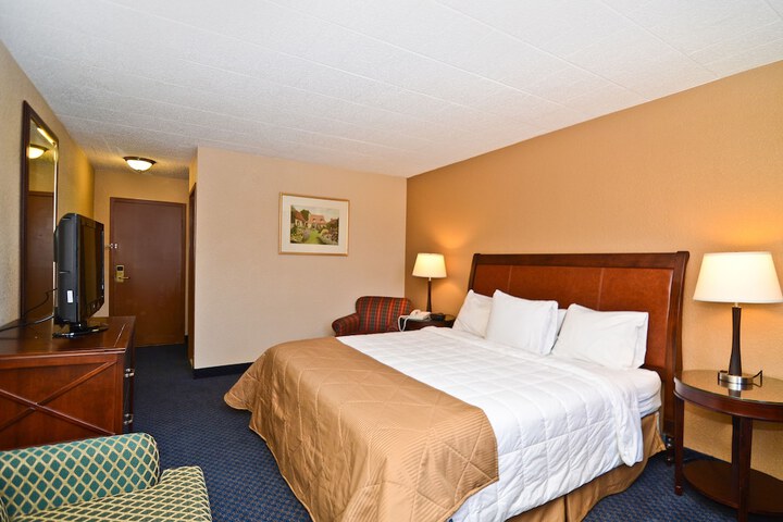 Room 9 of 32