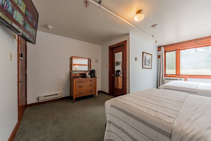 Room 104 of 153