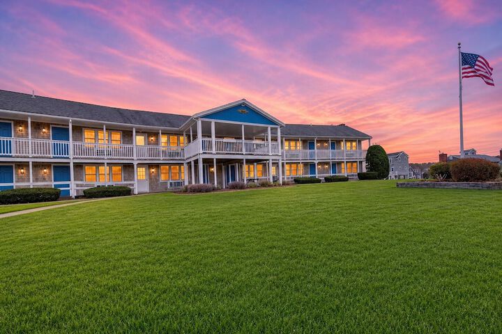 Colonial Acres Resort
