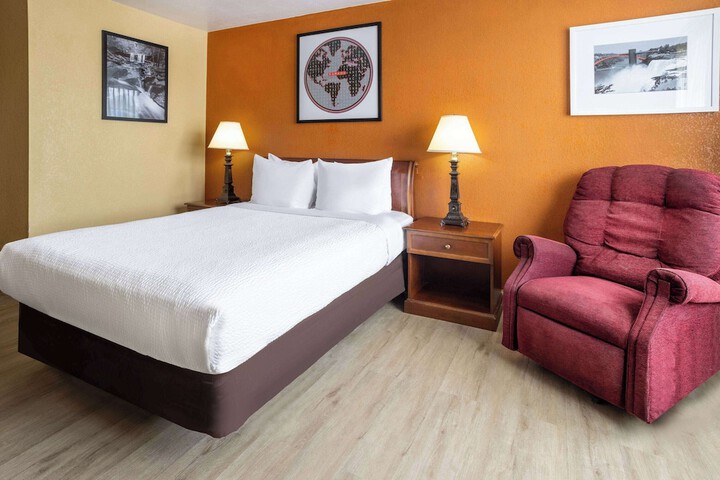 Ramada by Wyndham Rome / Verona