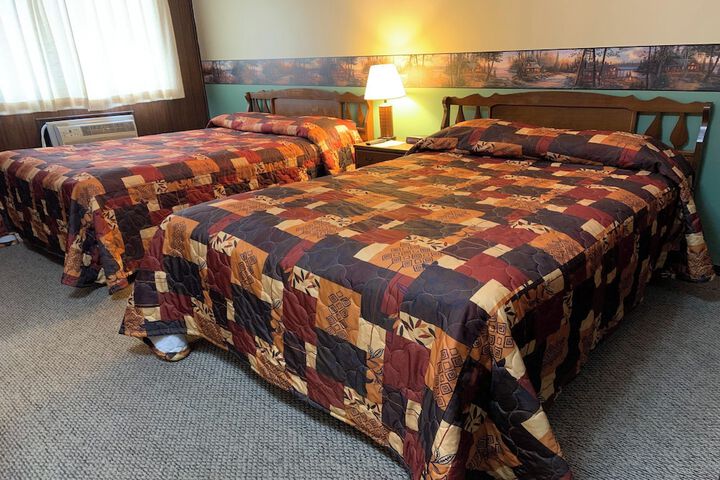 Room 27 of 49