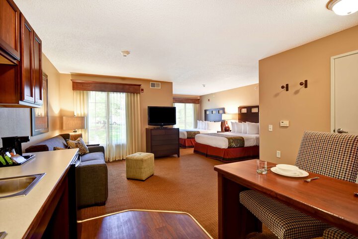 Room 22 of 38