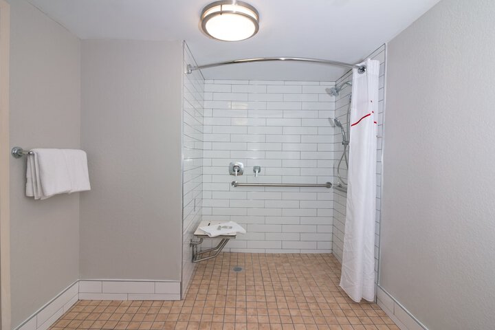 Room 16 of 30