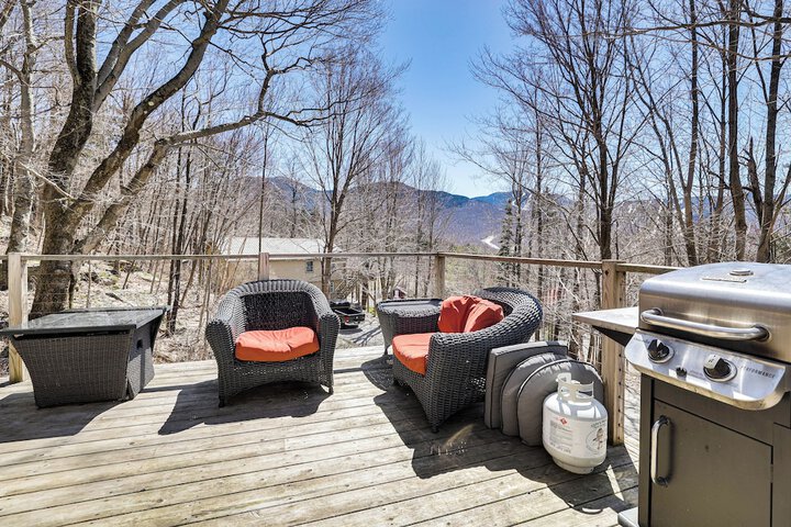 Jeffersonville Home w / Deck Near Hiking & Climbing