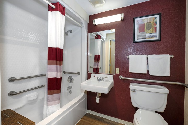 Room 10 of 38